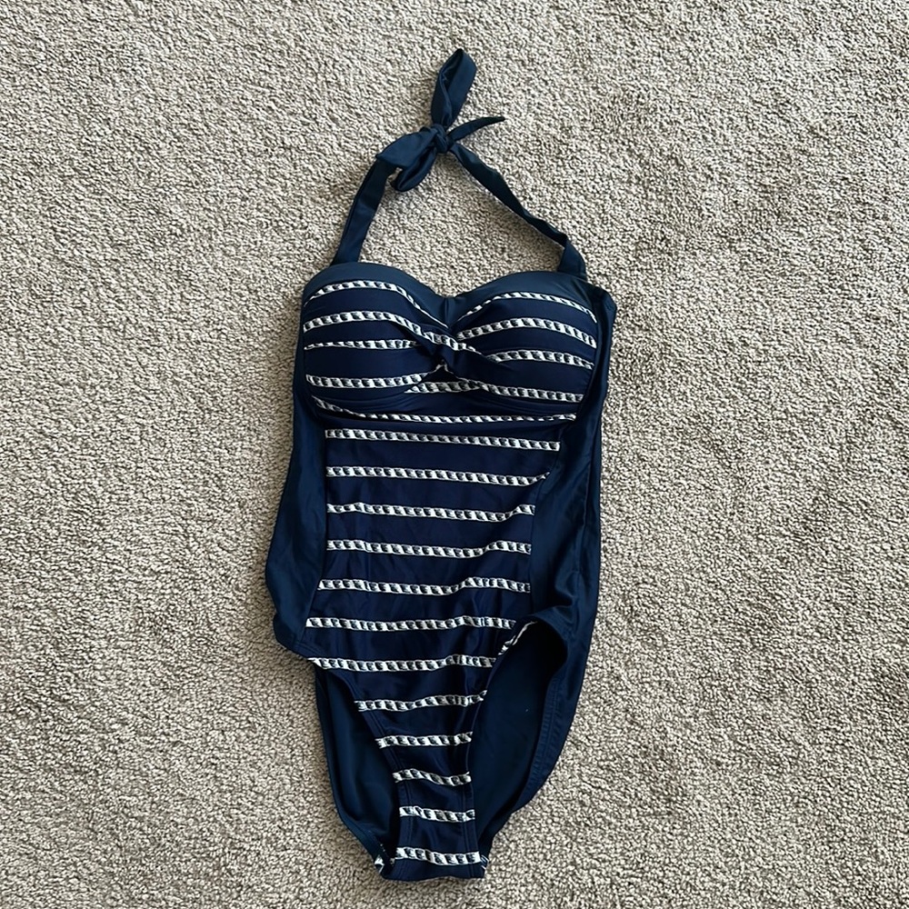 One piece swimmer suit for women